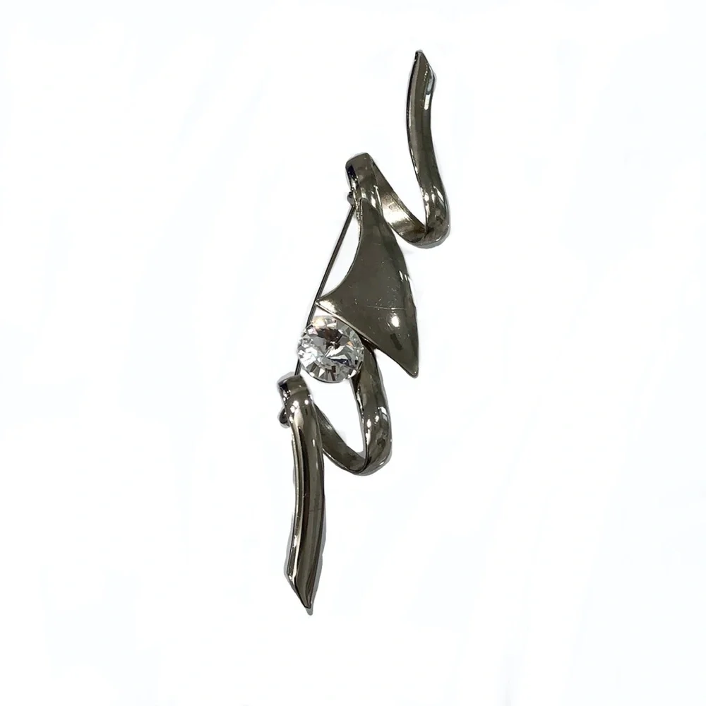 VINTAGE ARTISTIC SILVER TONE SQUIGGLE & CRYSTAL BROOCH